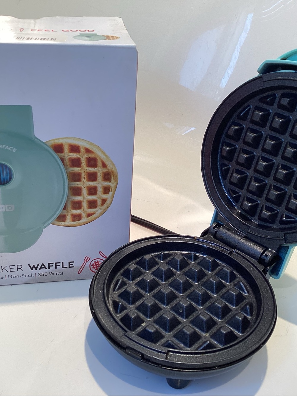 Mini Waffle Maker - Picture 4 of 4